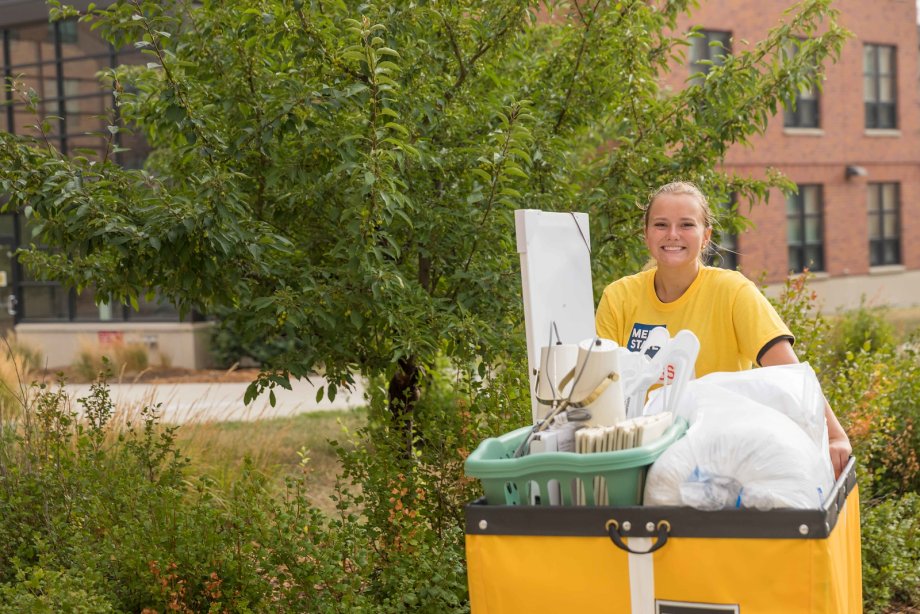 Returning student moving into the residence halls