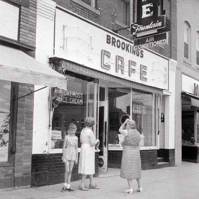 Brookings Cafe, Brookings, South Dakota, 1958