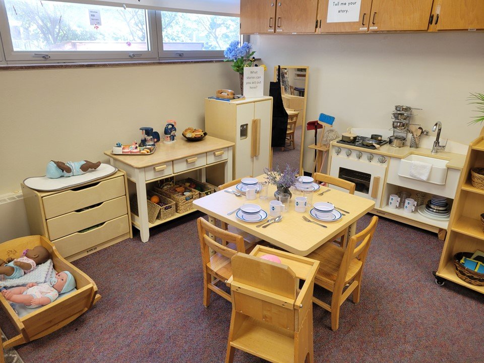 4 & 5 year old kitchen dramatic play area.