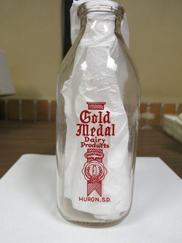 2021:004:002 Gold Medal Dairy, Huron, SD 1 quart milk bottle