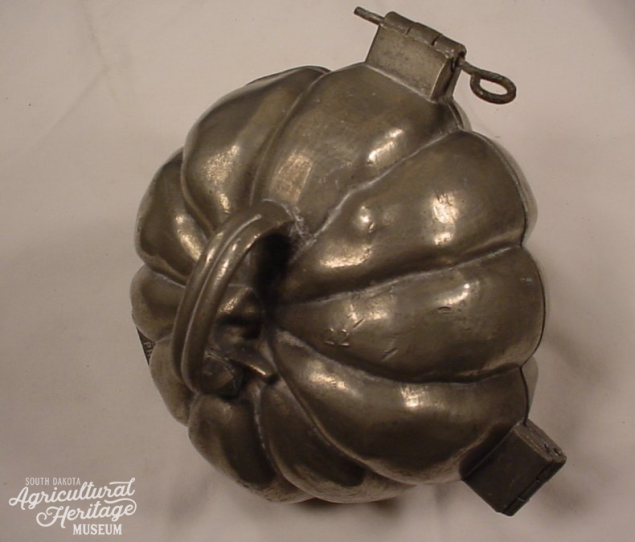 Closed Pumpkin Ice Cream mold made of pewter