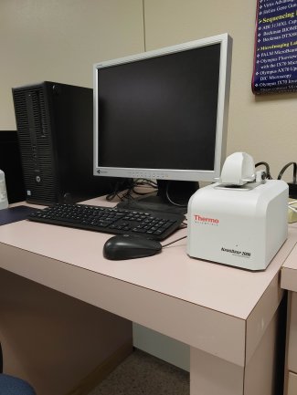Image of Nanodrop2000 spectrophotometer